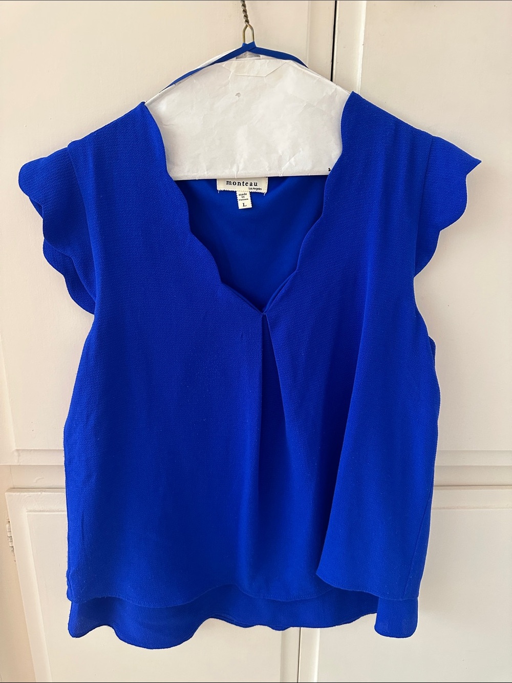 Monteau Blue Flutter Sleeve Scalloped V-Neck Blouse